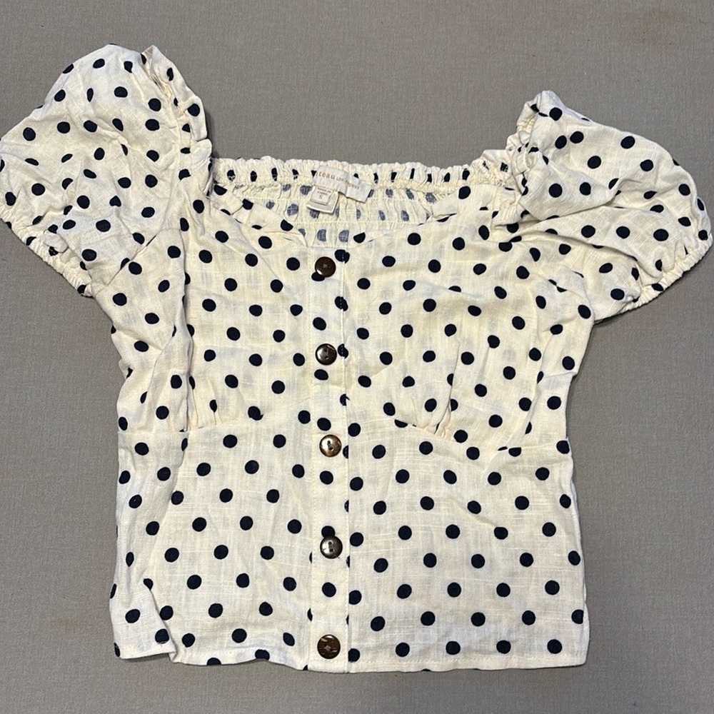 Women’s small cropped shirt